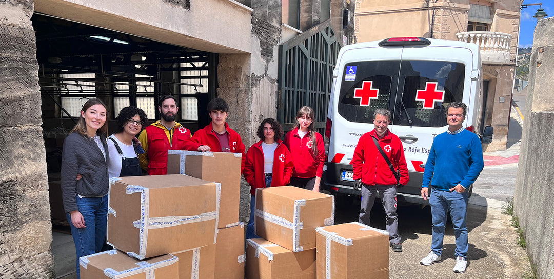 Grupo Tutto Piccolo junto con Cruz Roja Española