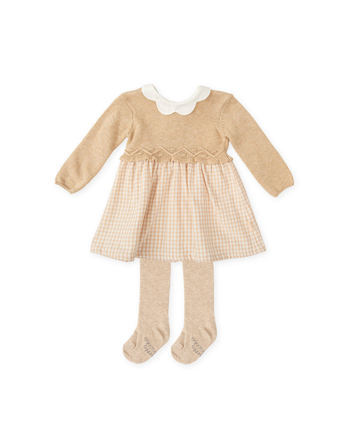 Abito in maglia e vichy sabbia con collant