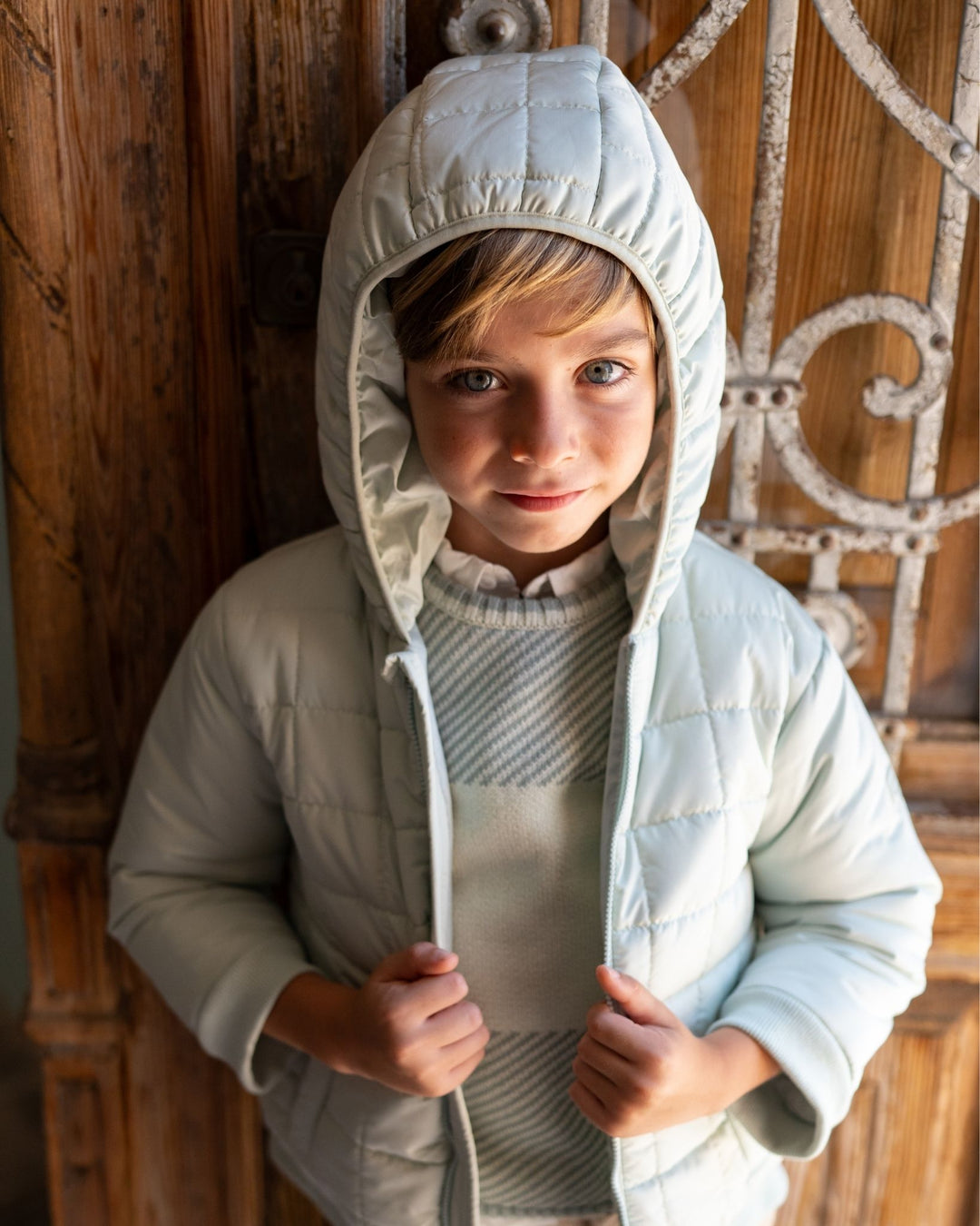CHAQUETÓN CON CAPUCHA AGUAMARINA