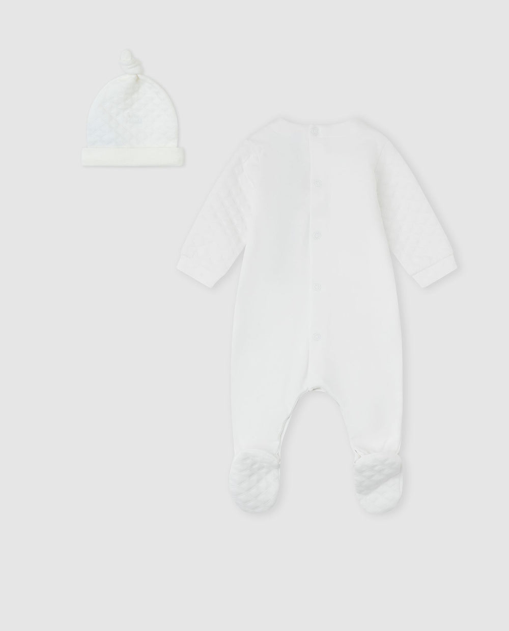 CONJUNTO 2 PZAS. ACOLCHADO BLANCO RECIÉN NACIDO