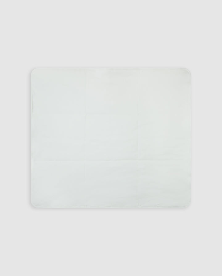 MANTA ACOLCHADA BLANCO RECIÉN NACIDO