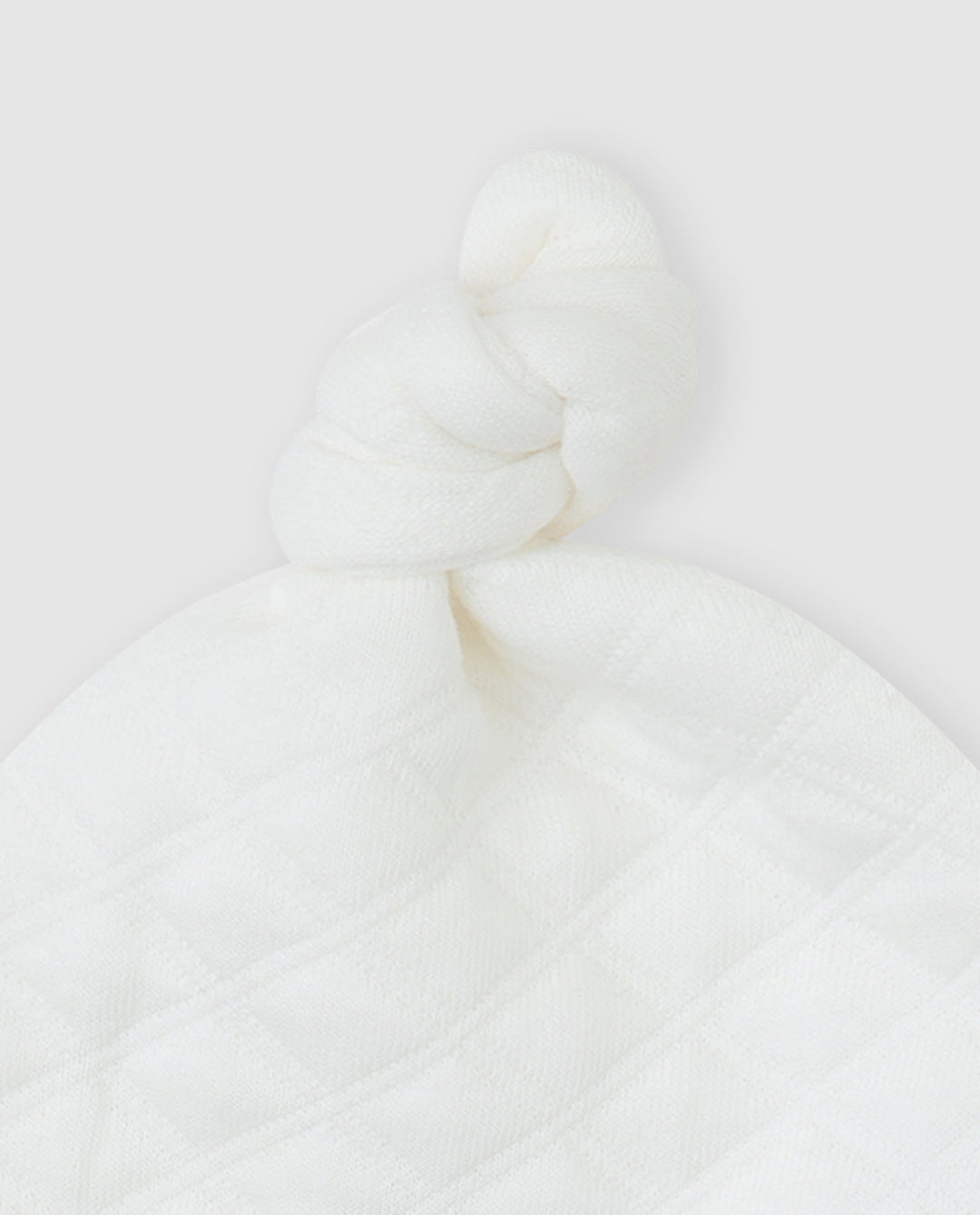 GORRO ACOLCHADO BLANCO BEBÉ