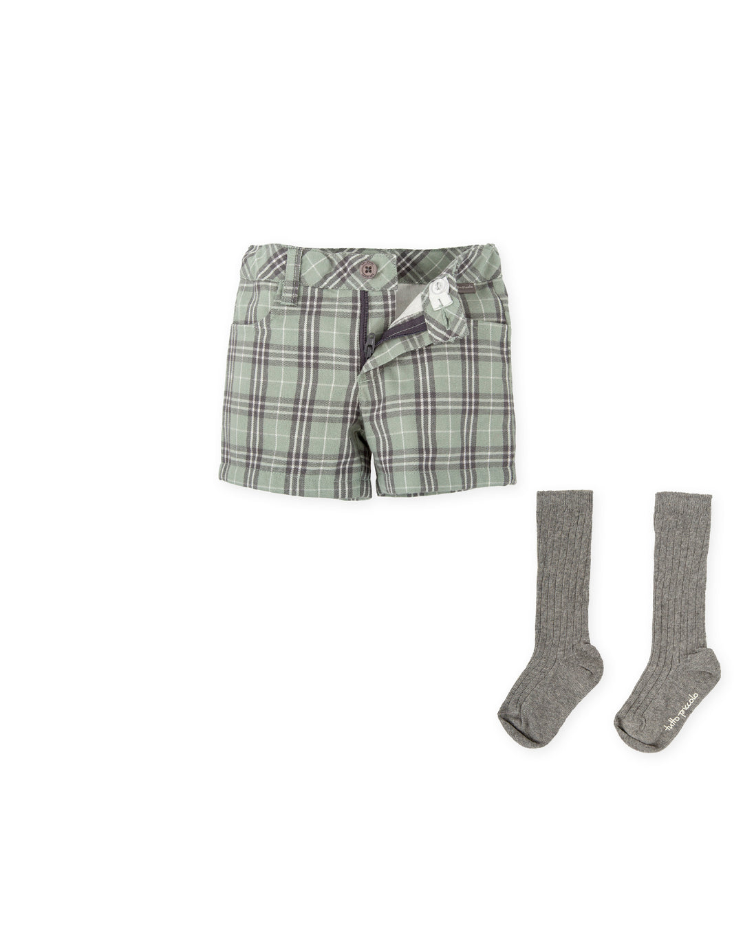 BERMUDA GRIS CON CALCETINES