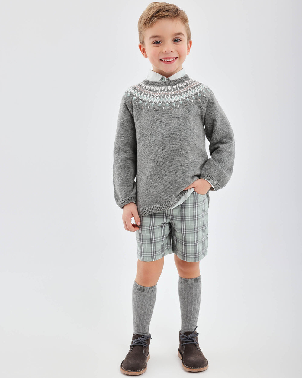 BERMUDA GRIS CON CALCETINES