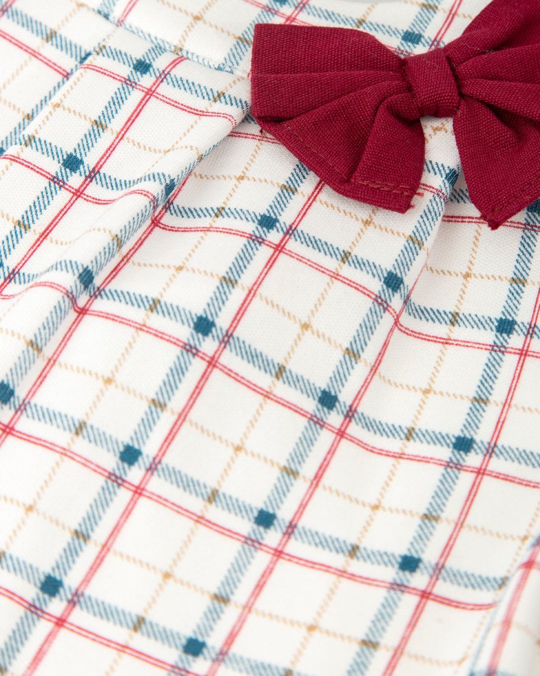 VESTIDO BLANCO CON LEOTARDOS