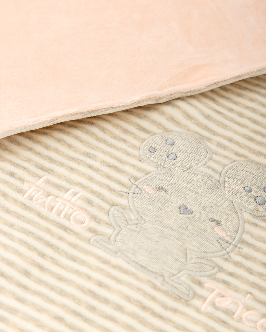 NEWBORN PETAL MOUSE BLANKET