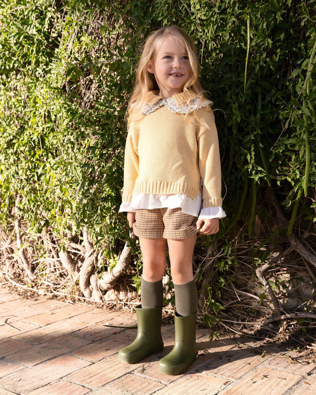 SHORTS CANELA CON CALCETINES