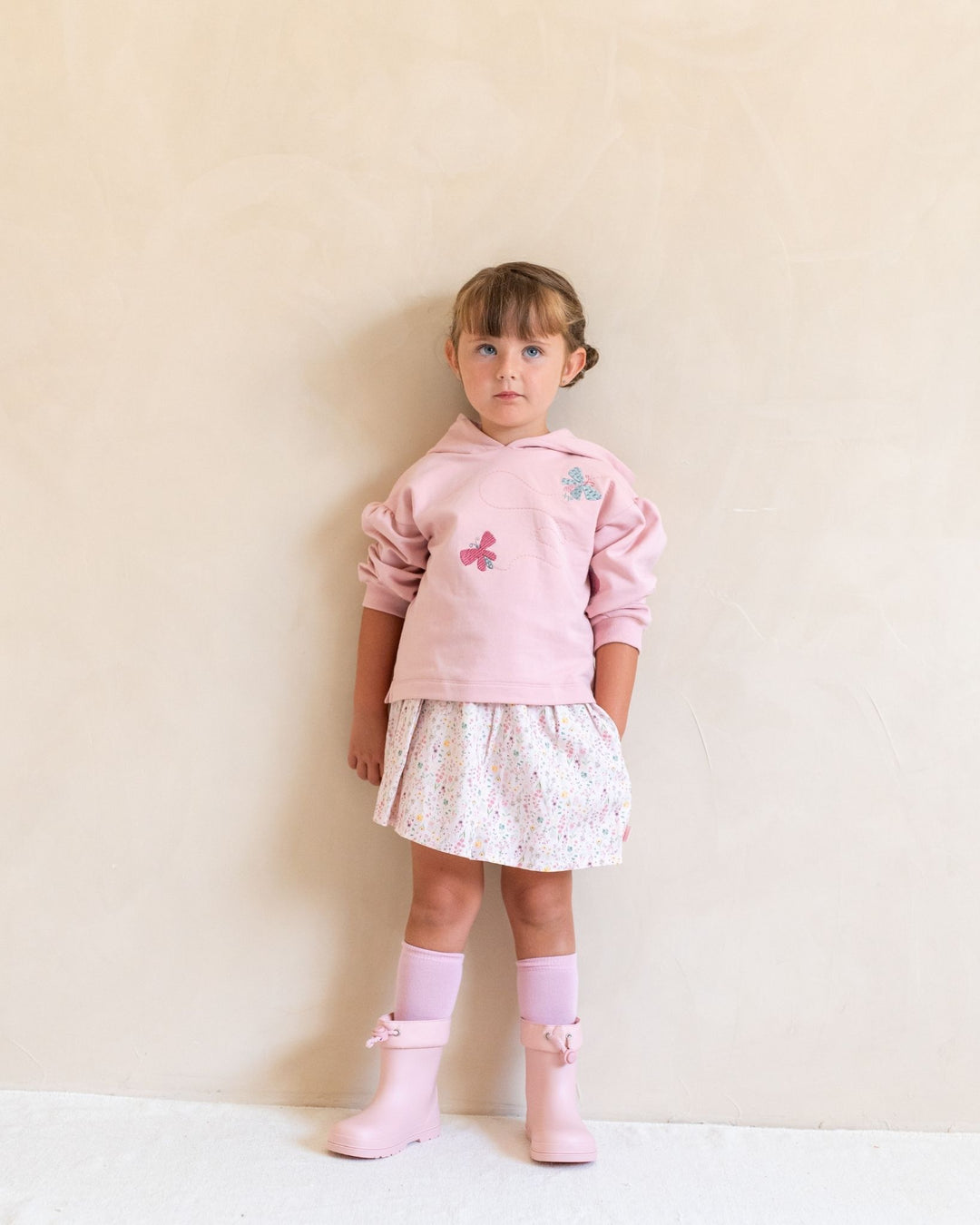 FALDA PÉTALO FLORES CON CALCETINES