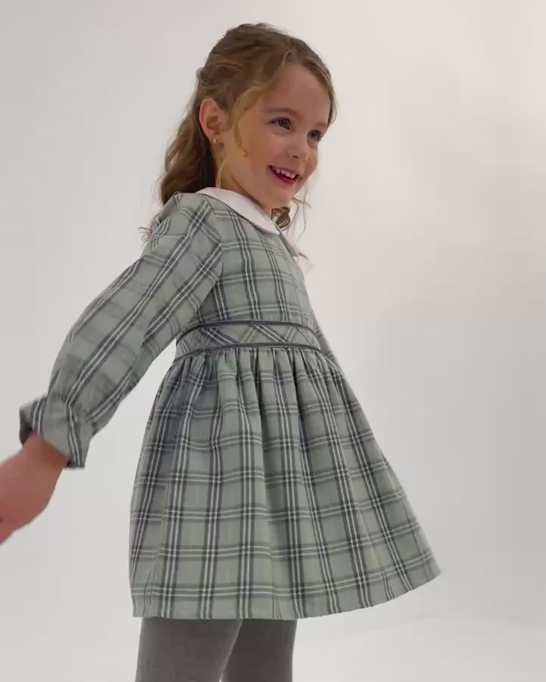 ABITO GRIGIO A QUADRI CON COLLANT